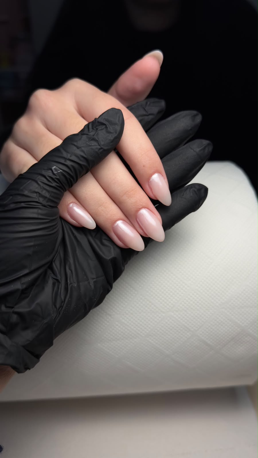 Manucure naturelle réalisée dans l’espace Nails Skin by Yas